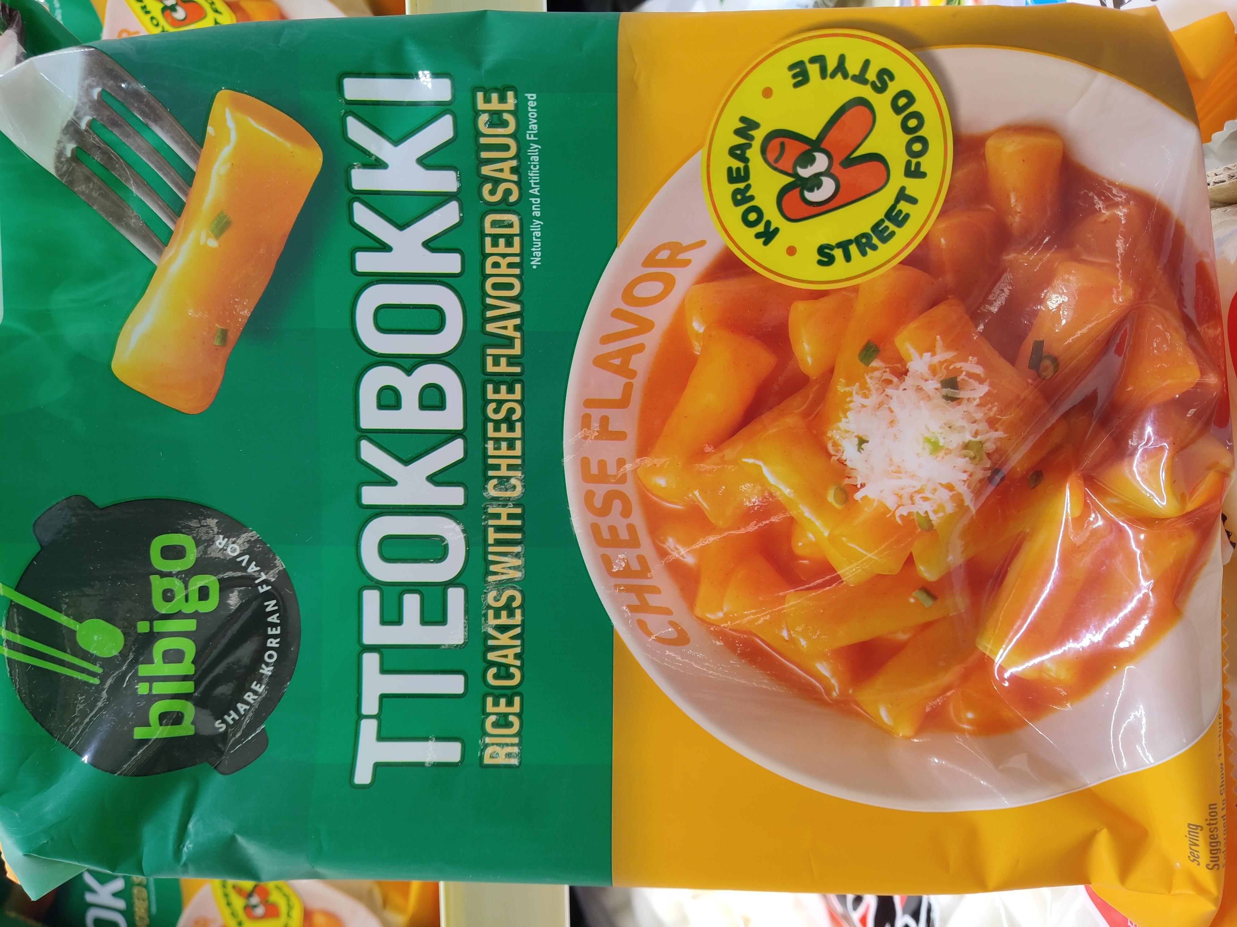 bibigo-tteokbokki-rice-cake-with-cheese-flavored-sauce