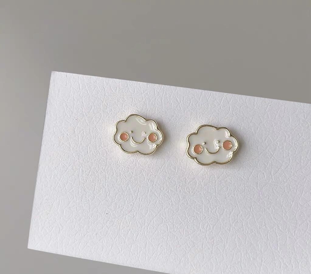 clips-cute-smiley-pattern-cloud-decor-earrings